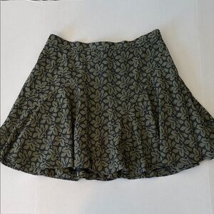 Ann Taylor Women’s Sz 14 Mini Skirt Green Eyelet Embroidered Lined Zip Closure